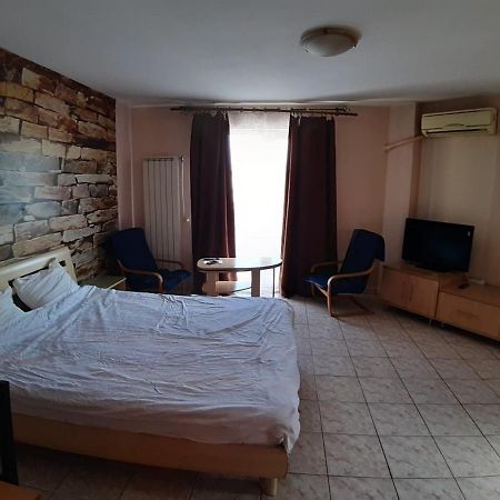 Old Town New Spacious Apartment Bukarest Exterior foto